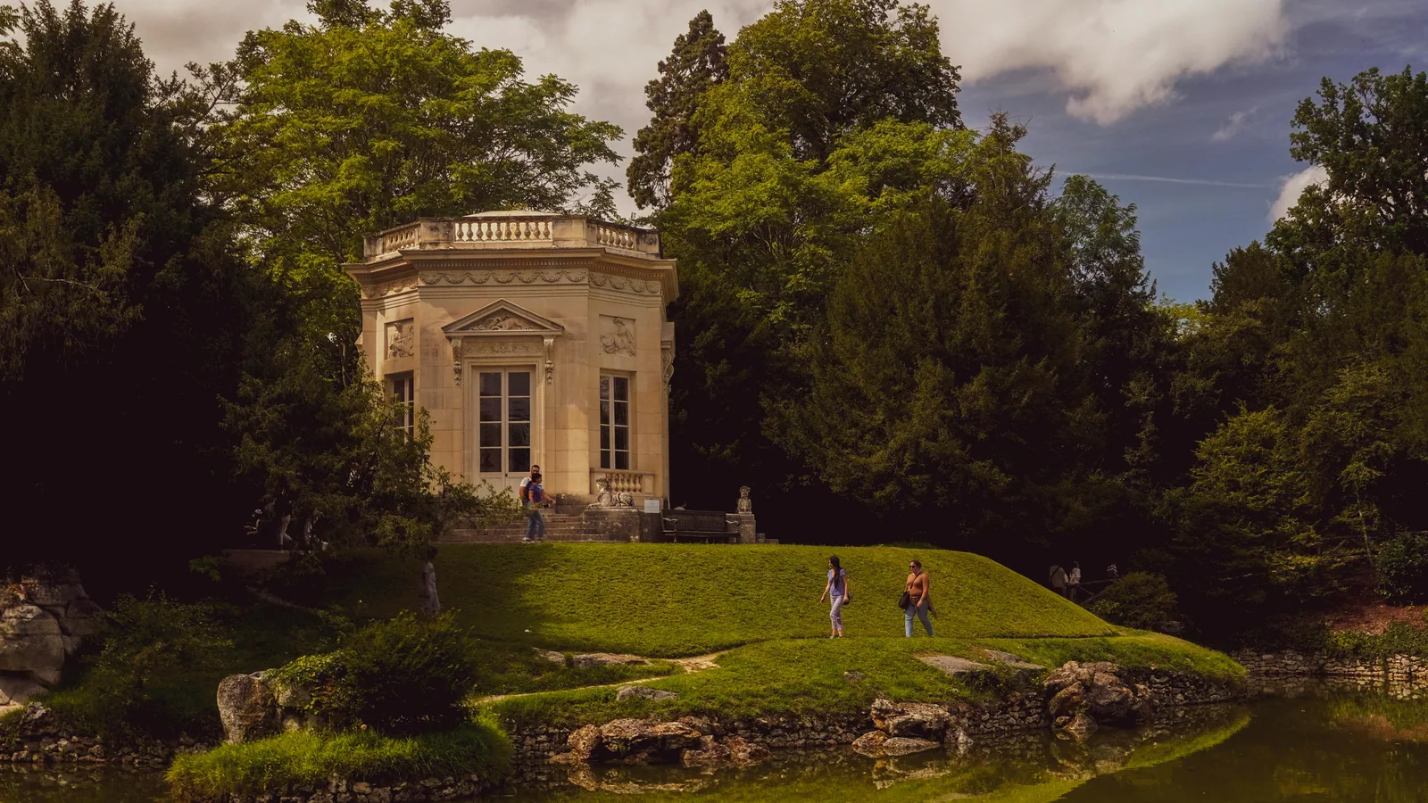 Avec un petit budget en famille, la destination doit rester tenable sur place