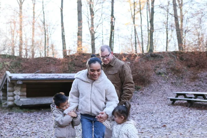 En famille nombreuse, le voyage se gagne souvent dans les détails pratiques