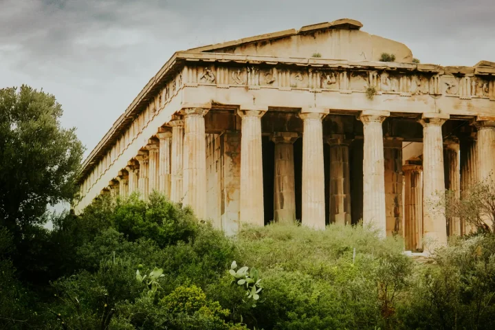 Grèce en famille : choisir la bonne île, le bon rythme et éviter les erreurs classiques