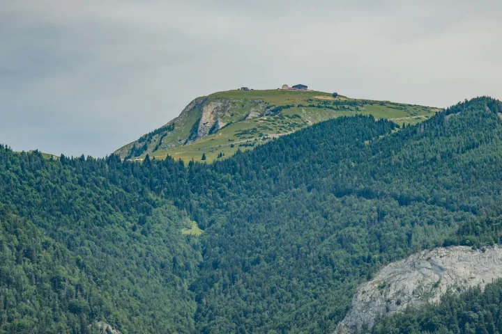 Montagne l&rsquo;été en famille : comment choisir sans se tromper de destination ni de rythme