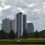Parcs et jardins pour visiter une ville avec des enfants : comment en faire une vraie ressource de voyage