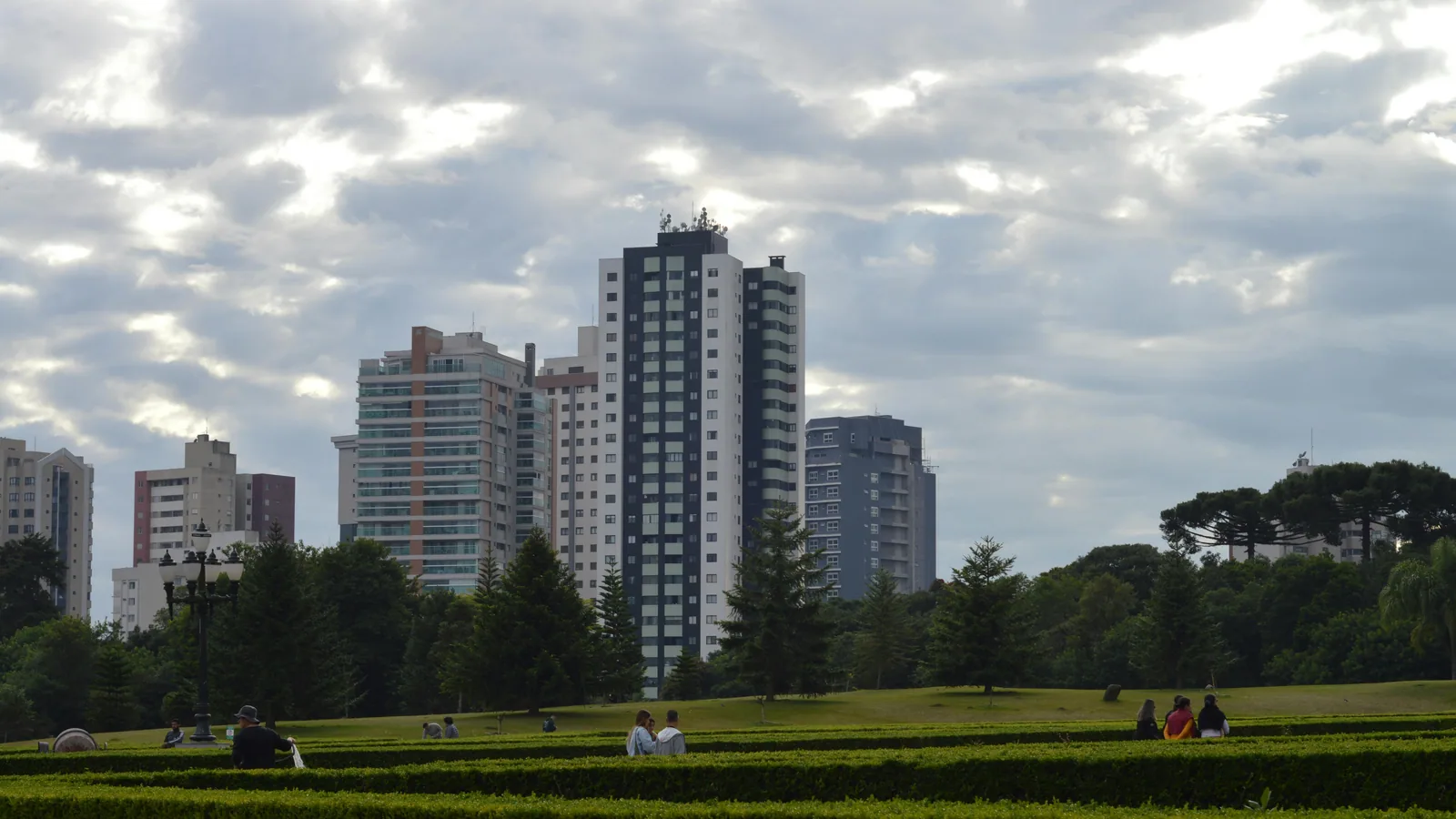 Parcs et jardins pour visiter une ville avec des enfants : comment en faire une vraie ressource de voyage