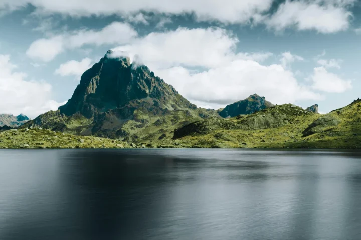 Pyrénées en famille : montagne facile, lacs et activités selon l&rsquo;âge