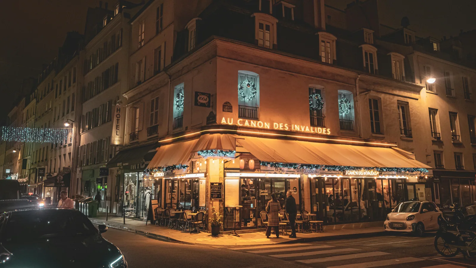 Au restaurant en voyage avec des enfants, le bon horaire change souvent tout