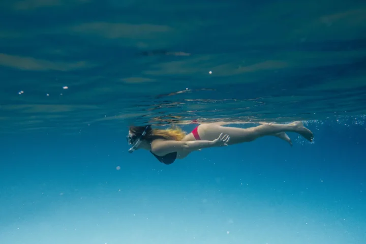 Snorkeling enfant : comment choisir selon l&rsquo;âge et le niveau de votre famille