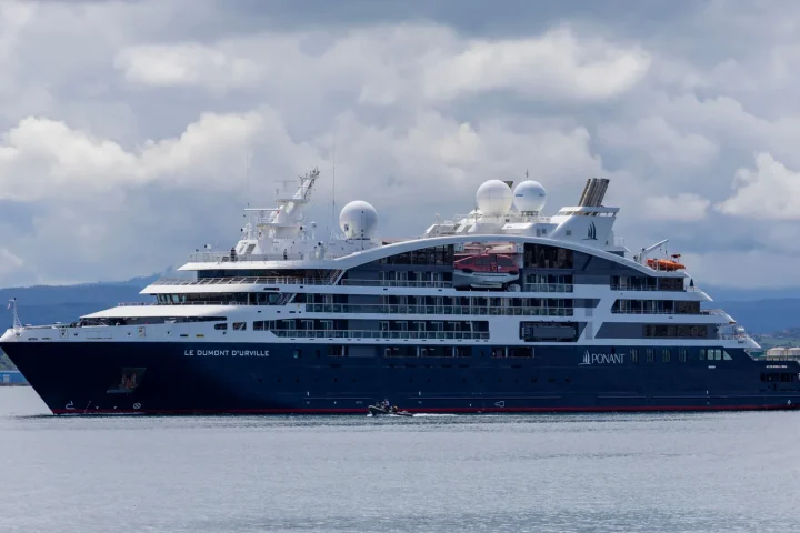 Quand les enfants saturent en voyage : les signes à repérer et les journées à alléger