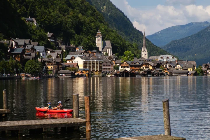 Quels villages d’Europe se visitent sans que les enfants traînent des pieds ?