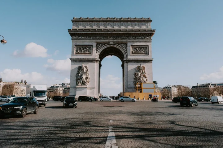 Partir sans voiture en France : quelles destinations restent vraiment simples ?